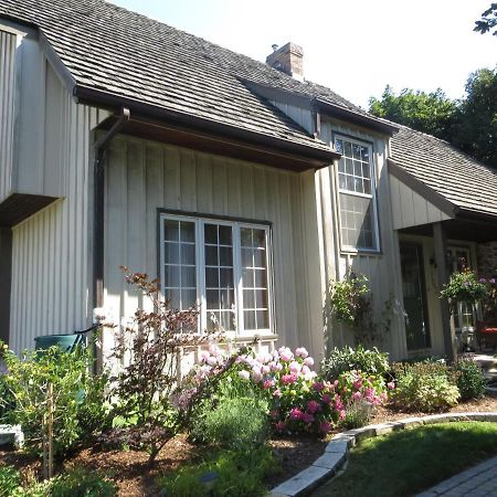 Cedar Gables Bed & Breakfast ナイアガラオンザレイク エクステリア 写真