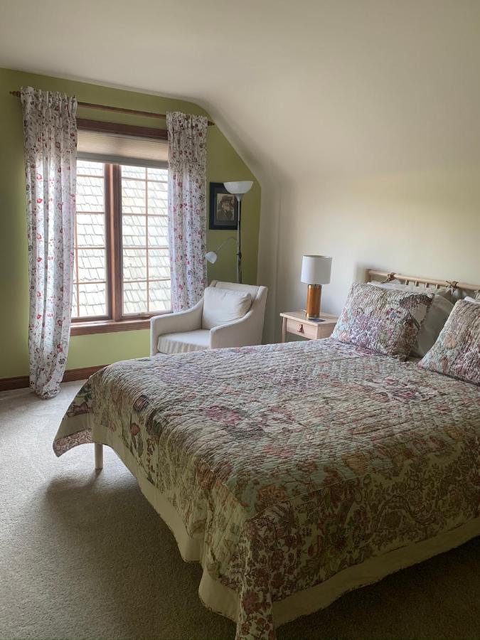 Cedar Gables Bed & Breakfast ナイアガラオンザレイク エクステリア 写真