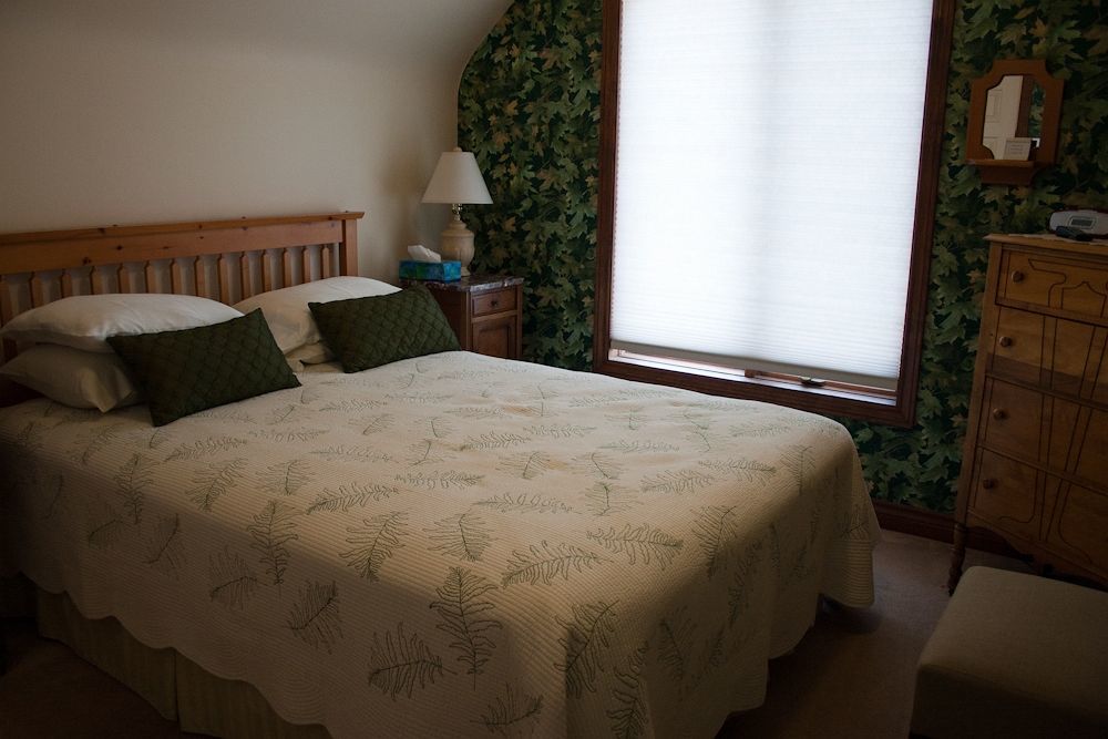 Cedar Gables Bed & Breakfast ナイアガラオンザレイク エクステリア 写真