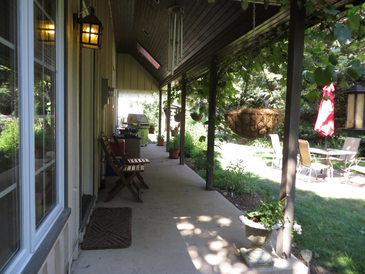 Cedar Gables Bed & Breakfast ナイアガラオンザレイク 部屋 写真